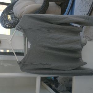 Loose grey sweatshirt